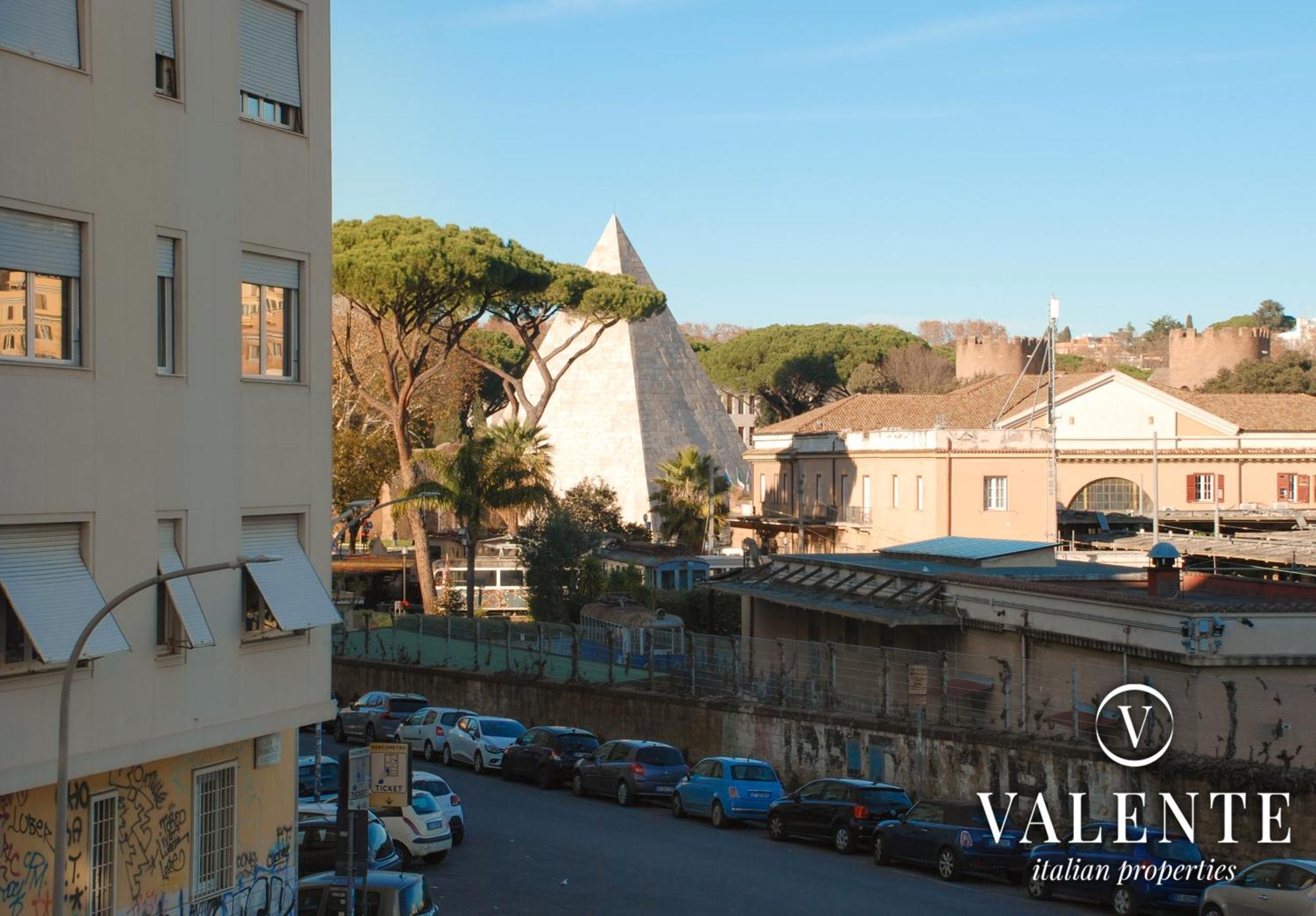 Appartamento Piramide - 20min Walking From Colosseum - 1min From Metro Station - Valente Italian Roma