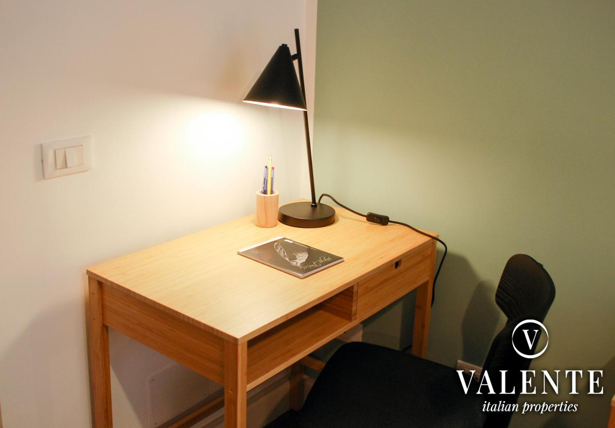 Appartamento Piramide - 20min Walking From Colosseum - 1min From Metro Station - Valente Italian *