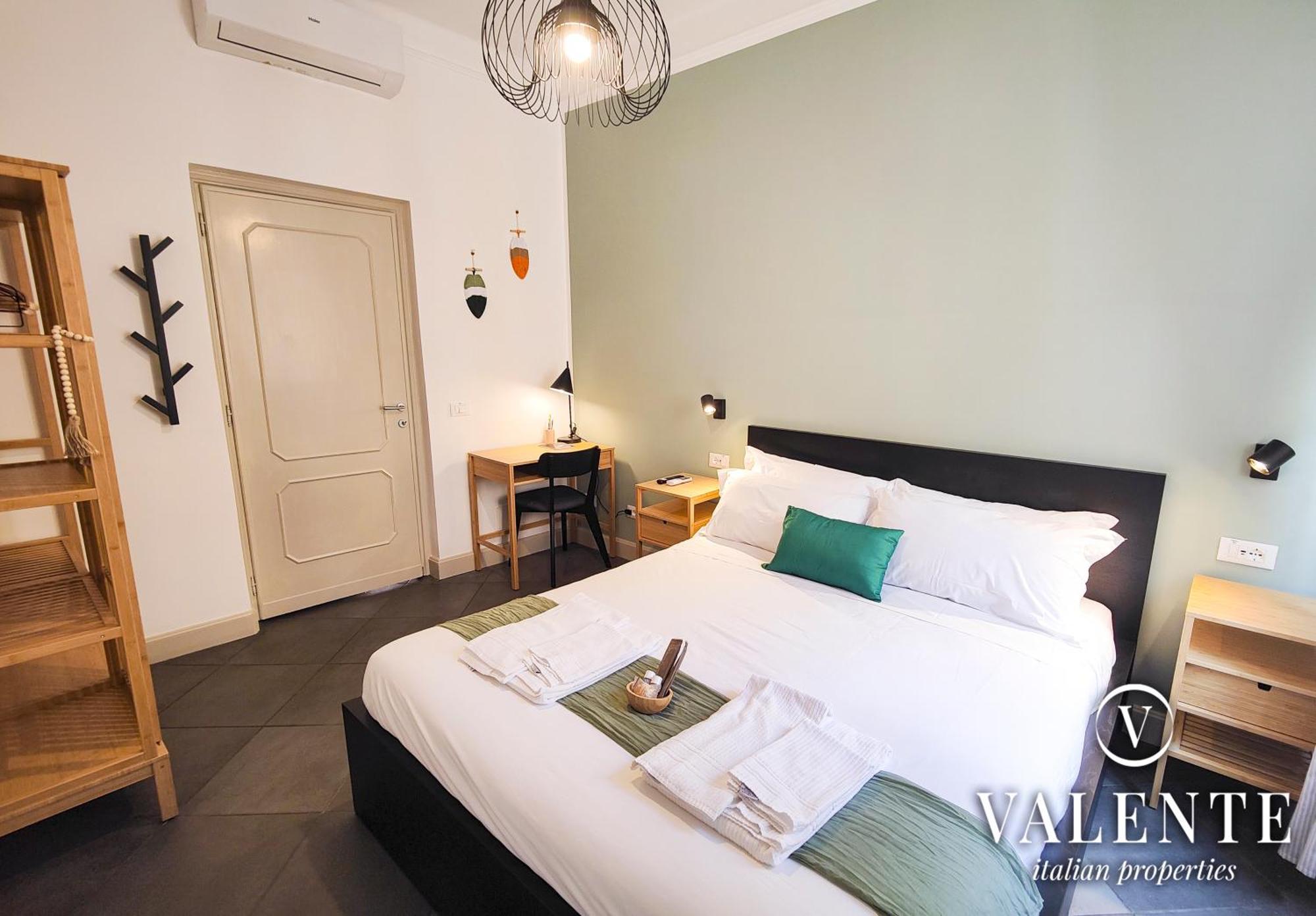 Piramide - 20min Walking From Colosseum - 1min From Metro Station - Valente Italian * Roma
