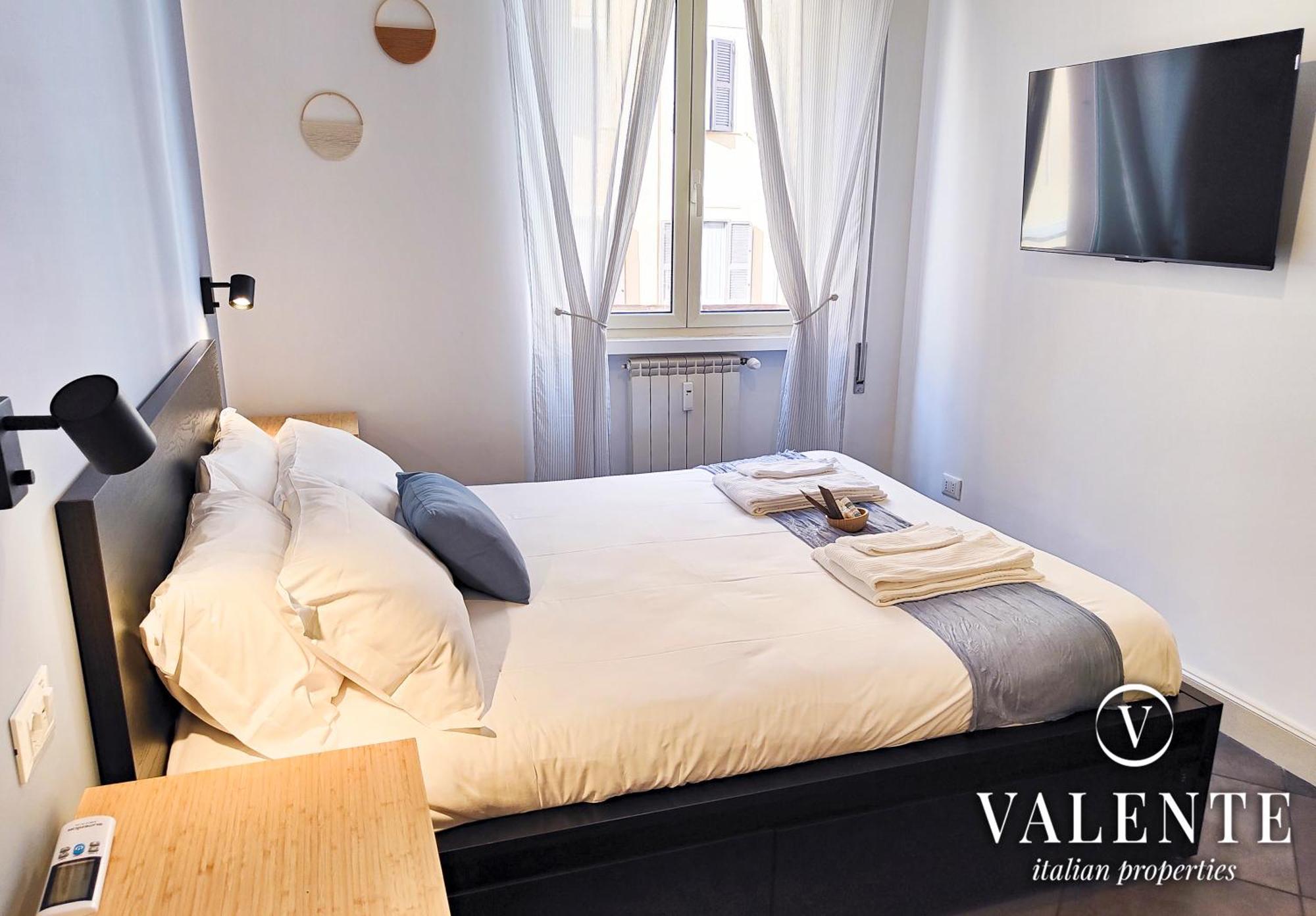 Appartamento Piramide - 20min Walking From Colosseum - 1min From Metro Station - Valente Italian